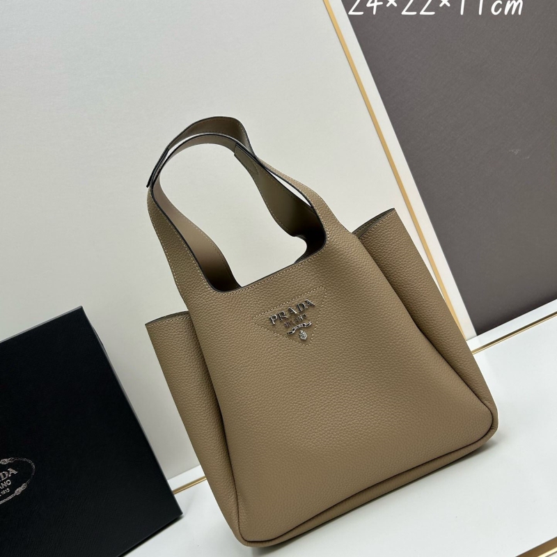 Pra*a shopping bags